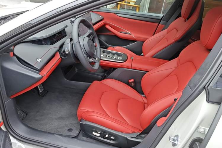 Used Xiaomi Auto SU7 2024 Four-Wheel Drive Ultra-Long Range Advanced Intelligent Driving Max Edition
