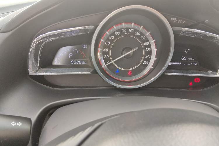 Used Mazda Mazda 3 Axela 2014 Sedan 1.5L Automatic Luxury Model