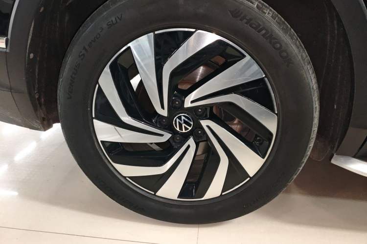 Used Volkswagen Tiguan L 2022 330TSI Automatic Two-Wheel Drive Smart Edition Right Rear Wheel Hub