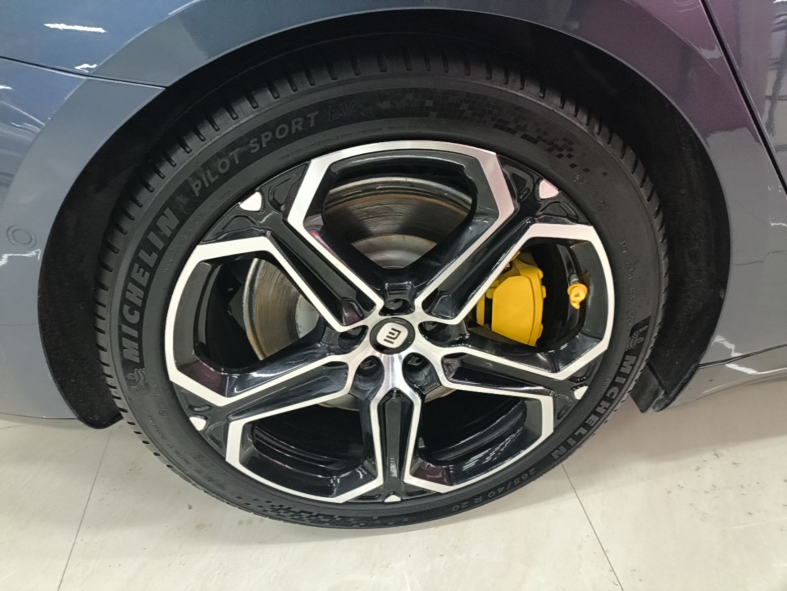 Xiaomi Auto SU7 2024 Four-Wheel-Drive Max Founder's Edition — снимка 11