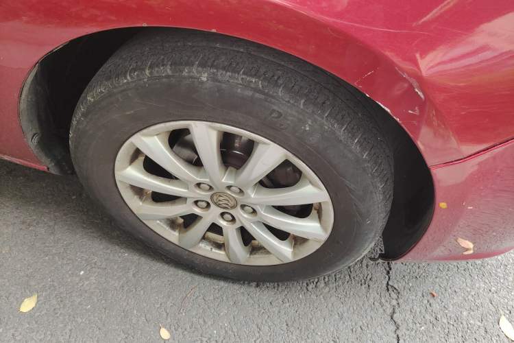 Used Buick GT 2012 GT 1.6L Automatic Fashion Edition Right Front Wheel Hub