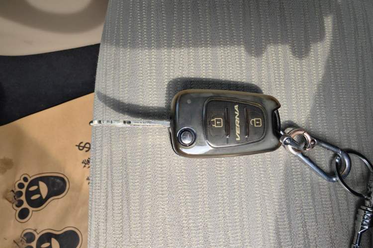 Used Hyundai Verna (older generation) 2014 1.4L Manual Smart GLS Trim Vehicle Key