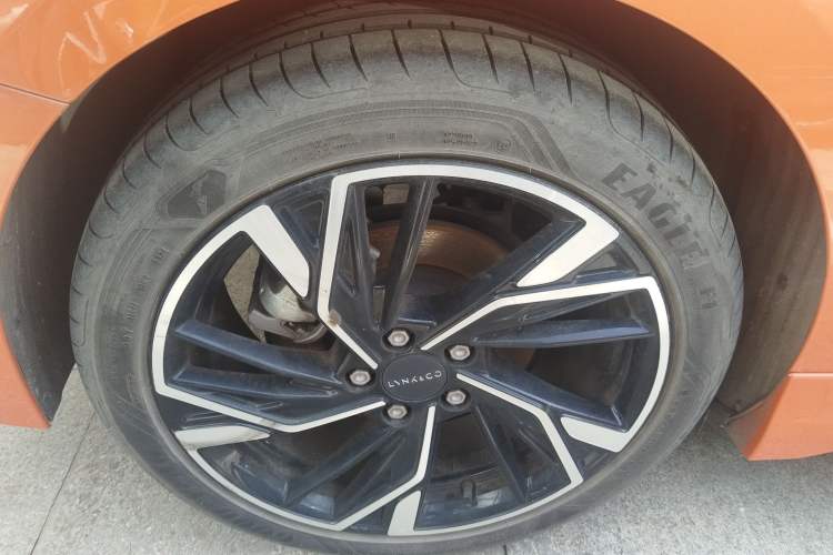 Used Lynk & Co 03 2025 1.5TD DCT Champion Edition Pro Right Rear Wheel Hub