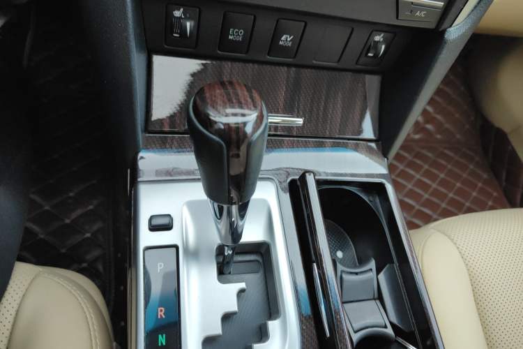 Used Toyota Camry 2015 Dual-Engine 2.5 HG Luxury Navigation Edition