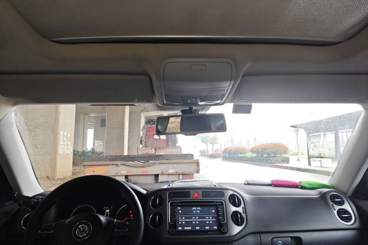 Used Volkswagen Tiguan 2009 2.0 TSI Luxury Edition Center Console