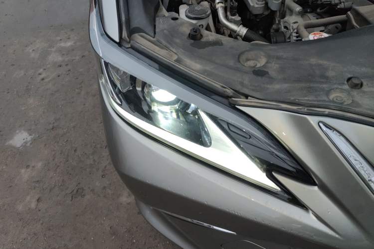 Used Lexus ES 2022 200 Excellence Edition Right Front Headlight
