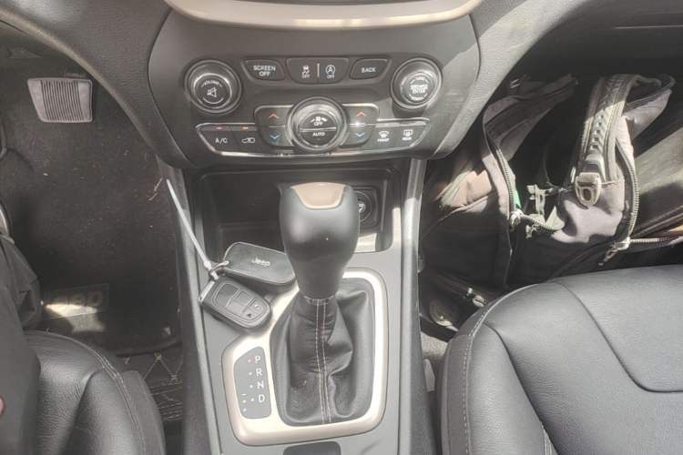 Used Jeep Cherokee 2017 2.0L Superior Edition