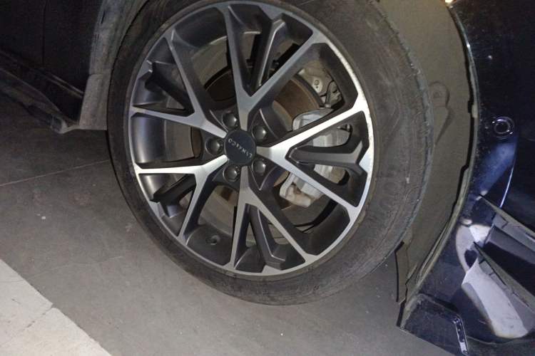 Used Lynk & Co 03 2019 1.5TD DCT JingPro Edition China VI Standard Right Front Wheel Hub