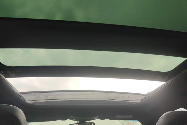 Used Lincoln Continental 2018 2.0T Two-Wheel Drive Luxury Edition Headliner