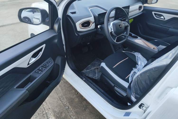 Used JAC Yiwei E10X 2024 Charming Edition 301km Lite
