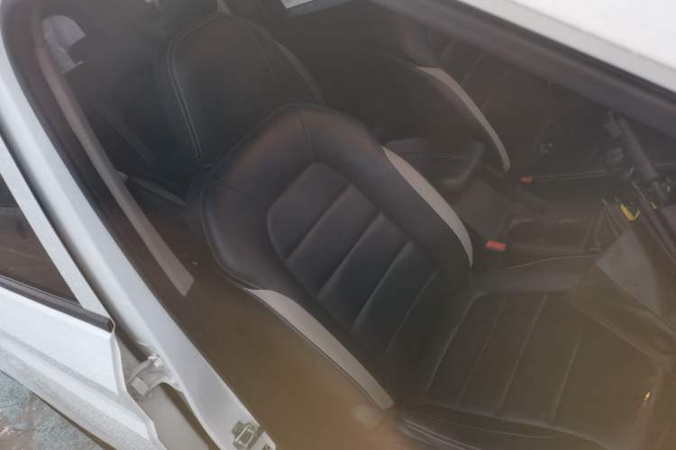 Used Wuling Hongguang PLUS 2020 1.5L Manual Comfort 7-Seater