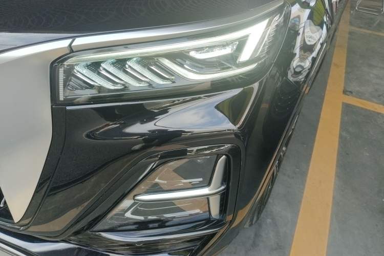 Used Hongqi HS5 2023 2.0T Four-Wheel Drive Flagship Pro Edition Left Front Headlight