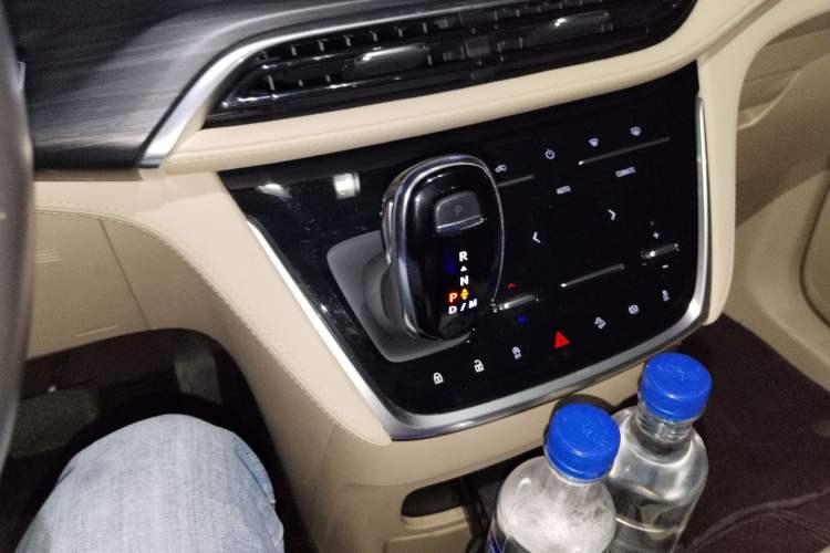 Used Buick GL8 2023 ES Lu Zun Deluxe Model