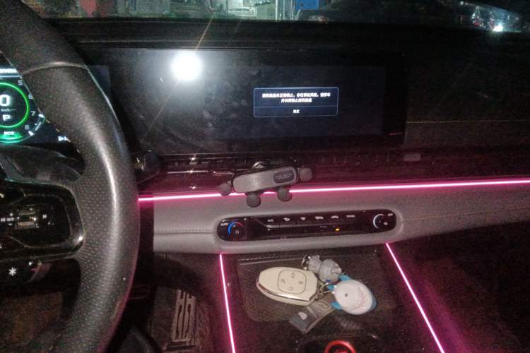 Used GAC Trumpchi EMPOW 2021 270T DCT J16 Version Audio And AC Panel