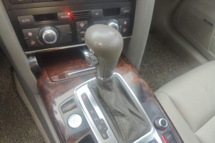 Used Audi A6L 2010 2.4L Technology Edition Gear Lever