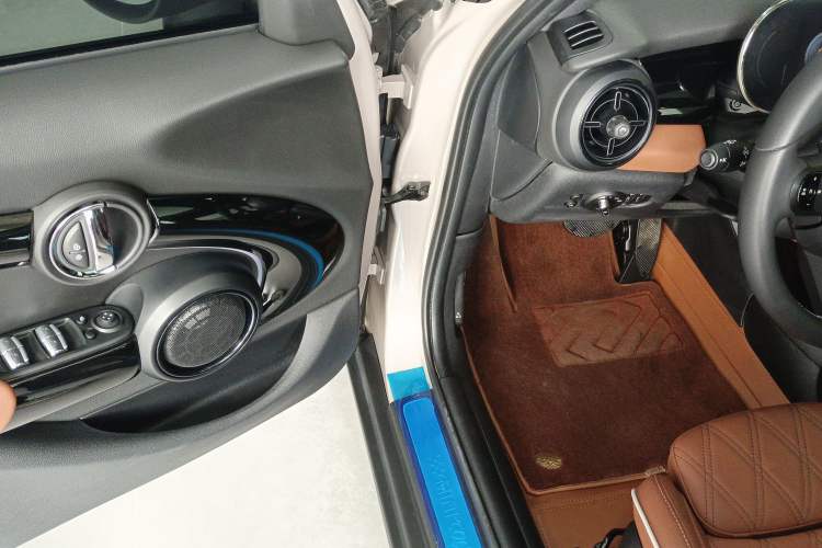 Used MINI 2023 Facelift 2.0T COOPER S Artist Five-Door Edition