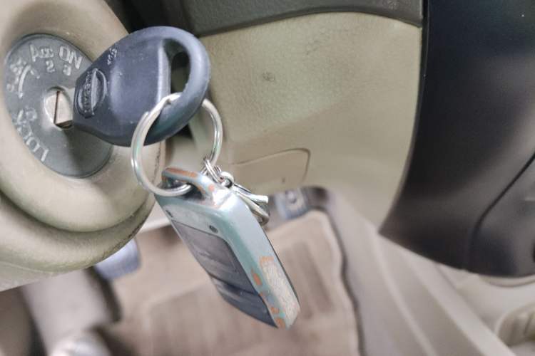 Used Nissan Livina 2010 Jingyue Edition 1.6L Manual All-Around Model Vehicle Key