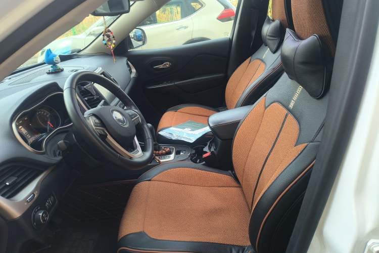 Used Jeep Cherokee 2017 2.0L Superior Edition