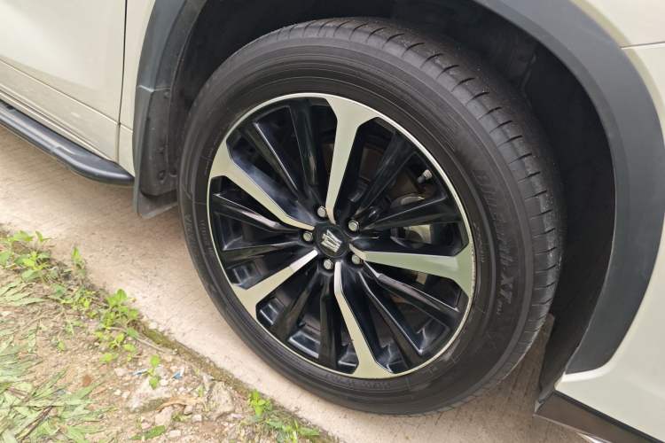 Used Toyota Crown Kluger 2021 2.5L HEV Four-Wheel Drive Premium Edition Right Front Wheel Hub