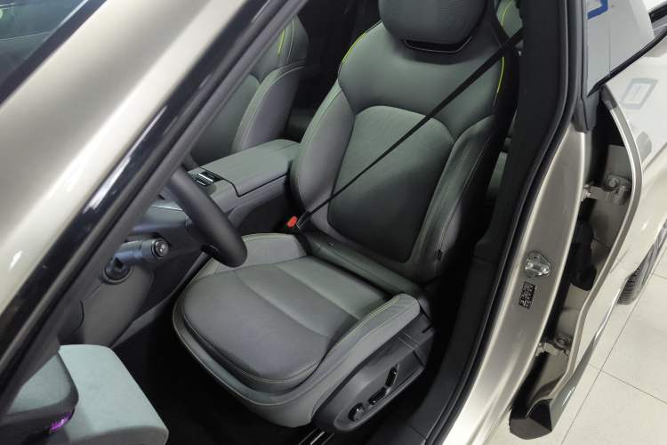 Used Lynk & Co 08 EM-P 2023 245km Ultra-Long Range Halo