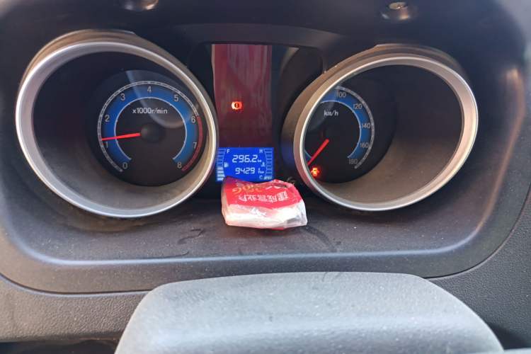 Used CHANGAN KAICHENG Ruixing M60 2020 1.5L Base Version China VI Standard 2-Seater Van with DAM15KR Engine Odometer Close Up