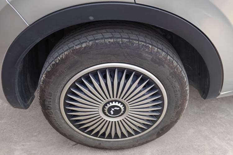 Used Wuling Bingo 2023 333 km Lingxi Connected+ Version Right Rear Wheel Hub