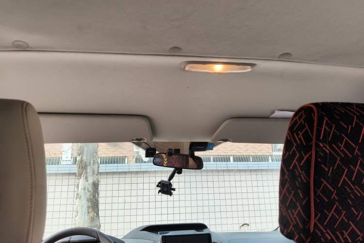 Used Ford Transit 2019 2.0T Diesel Multi-Purpose Commercial Vehicle Short Wheelbase Low Roof 6-Seater China VI Standard
