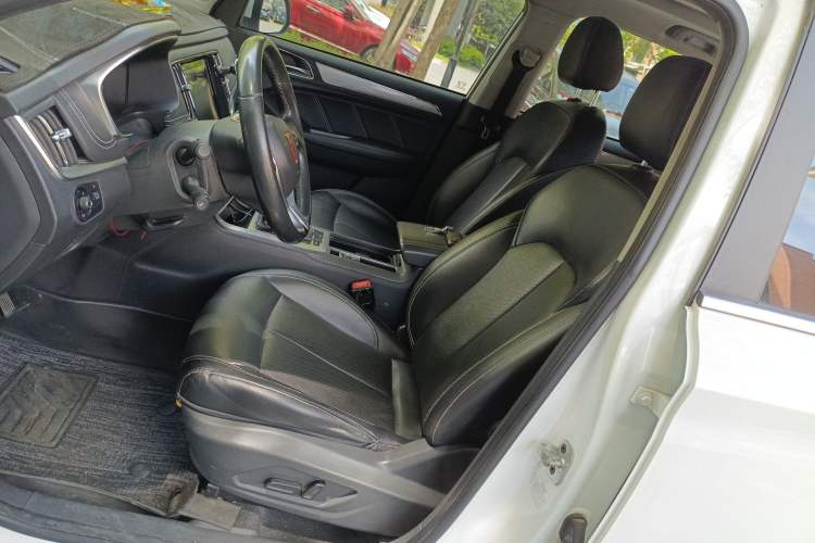 Used Roewe RX5 2019 20T Two-Wheel Drive Automatic 4G Connected Platinum Edition
