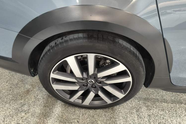 Used Volvo V90 2022 Cross Country B5 AWD Smart Range Edition
