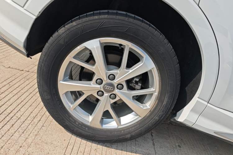 Used Audi Q3 2019 35 TFSI Advanced Dynamic Edition
