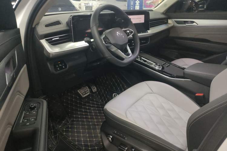 Used Volkswagen Tavendor 2023 380TSI Four-Wheel Drive R-Line Cruise Edition