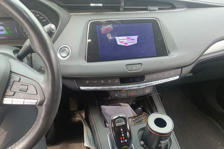 Used Cadillac XT4 2020 28T Two-Wheel-Drive Leading Version Audio And AC Panel