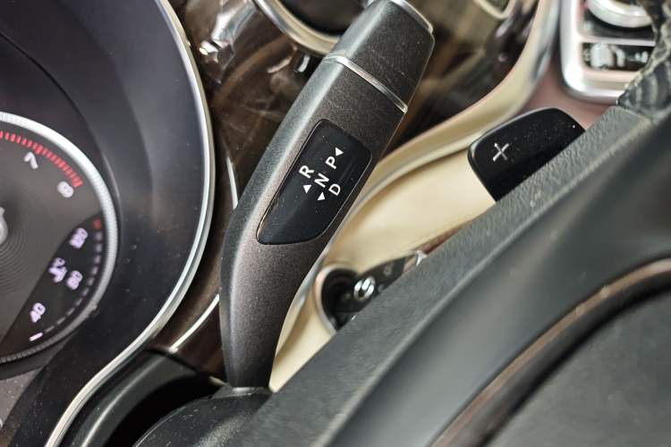 Used Mercedes-Benz V-Class 2017 V 260 Avantgarde Edition