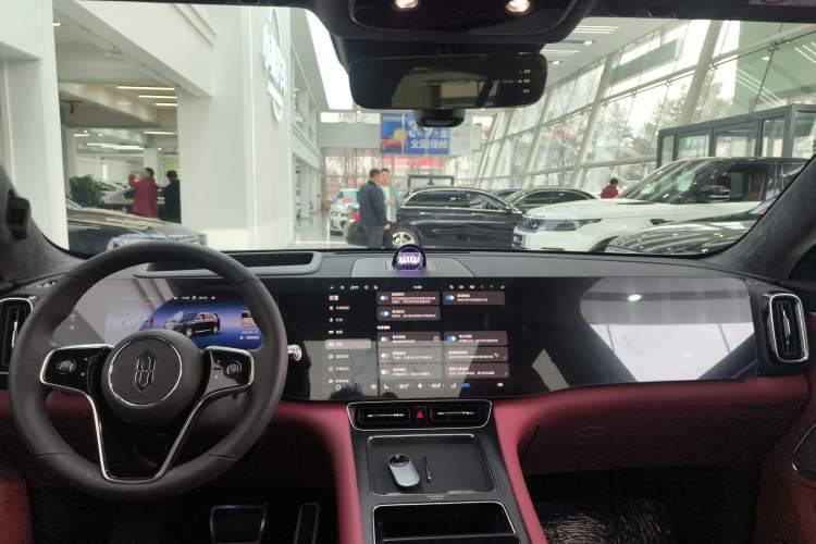 Used Hima AITO M8 2025 Extended-Range Max+ Version 53.4 kWh 6-Seater Edition Interior 2