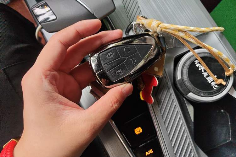 Used CHANGAN OSHAN Z6 New Energy 2022 Blue Whale iDD 150KM Flagship PLUS Vehicle Key