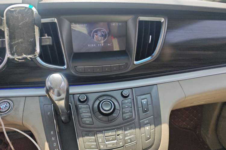 Used Buick GL8 2011 3.0L GT Luxury Business Haoya Edition
