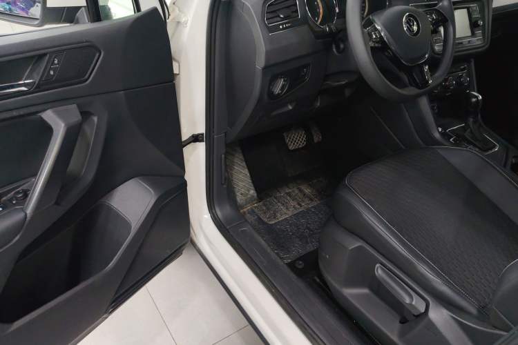 Used Volkswagen Tiguan L 2021 330TSI Automatic Two-Wheel Drive Comfort Edition
