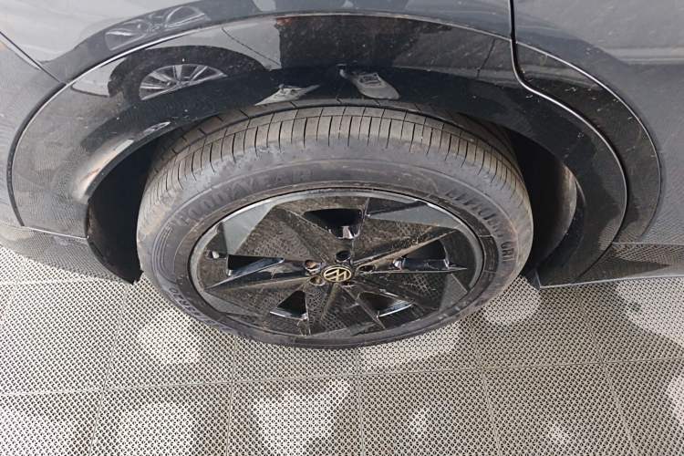 Used Volkswagen ID.UNYX 2024 Revised Pro Long-Range Version Right Rear Wheel Hub