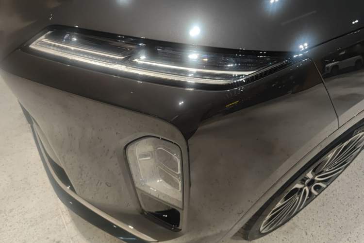 Used Nio ES8 2026 Model 6-seat Executive Signature Edition Left Front Headlight