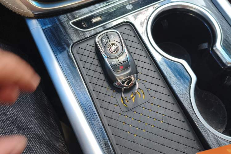 Used Buick GL8 2022 ES Landtrek 653T Luxury Edition Interior 1