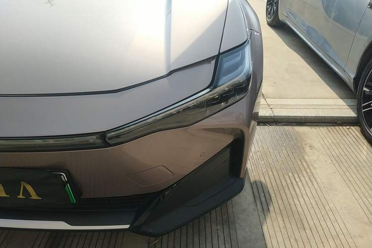 Used Toyota bZ3 2023 616 km Long-Range Premium
