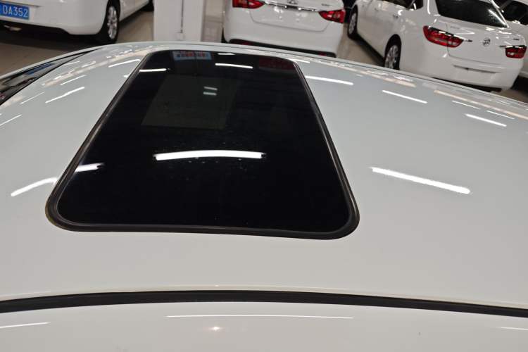 Used Hyundai Verna Ray 2016 1.4L Automatic Leading-Edge GLX