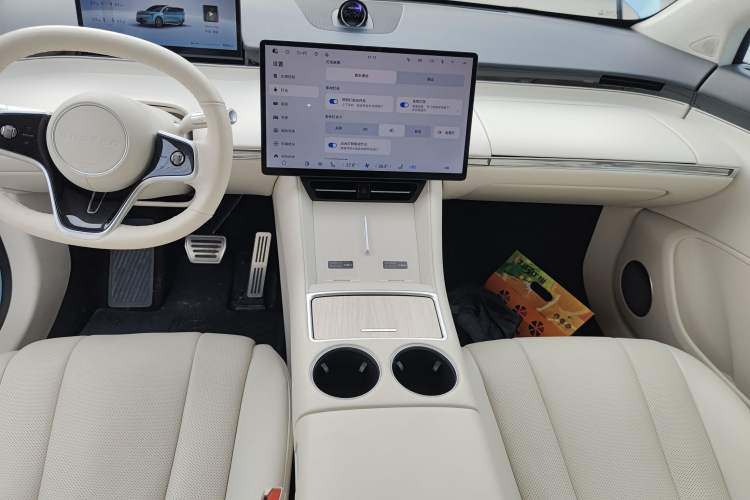 Used Hima Luxeed R7 2025 Range-Extended Version 251 km Max
