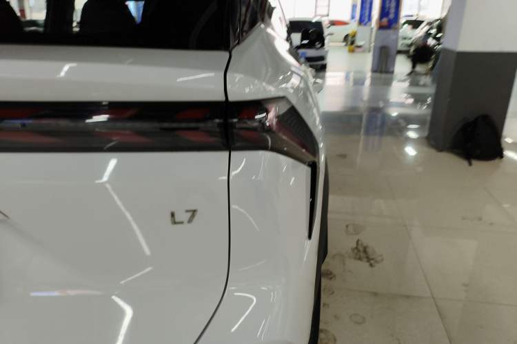 Used Geely Galaxy L7 2023 1.5T 115 km MAX Exterior 3