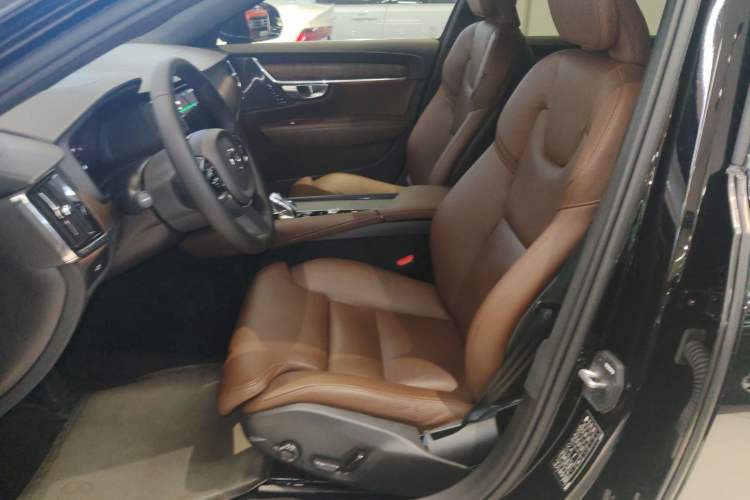 Used Volvo S90 2024 B5 Zhiyuan Luxury Edition
