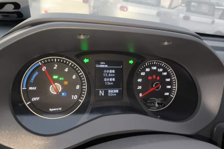 Used Wuling Yangguang 2024 300KM Comfort Version Passenger Van 75kW