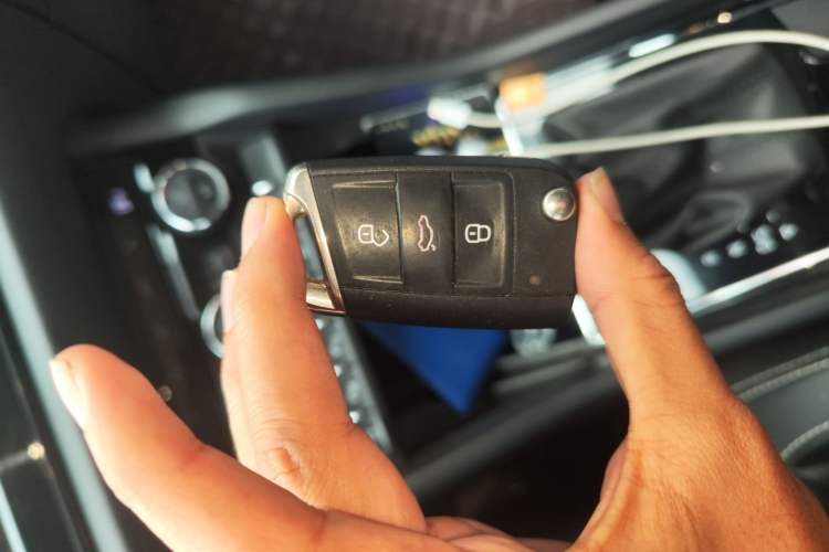 Used Skoda Kodiaq 2019 Facelifted TSI330 5-Seater Two-Wheel-Drive Luxury Enjoyment Edition China VI Standard Vehicle Key