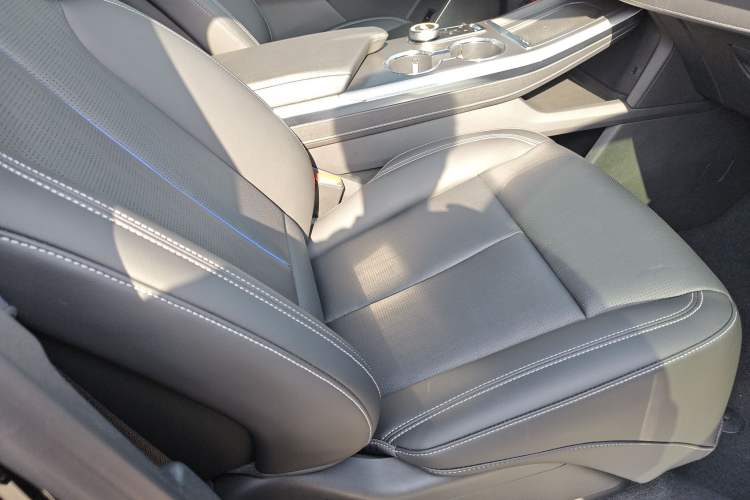 Used Cadillac XT5 2025 2.0T Prestige Version