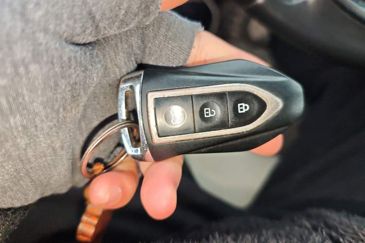 Used Zotye Z700 2016 1.8T Manual Luxury Model Vehicle Key