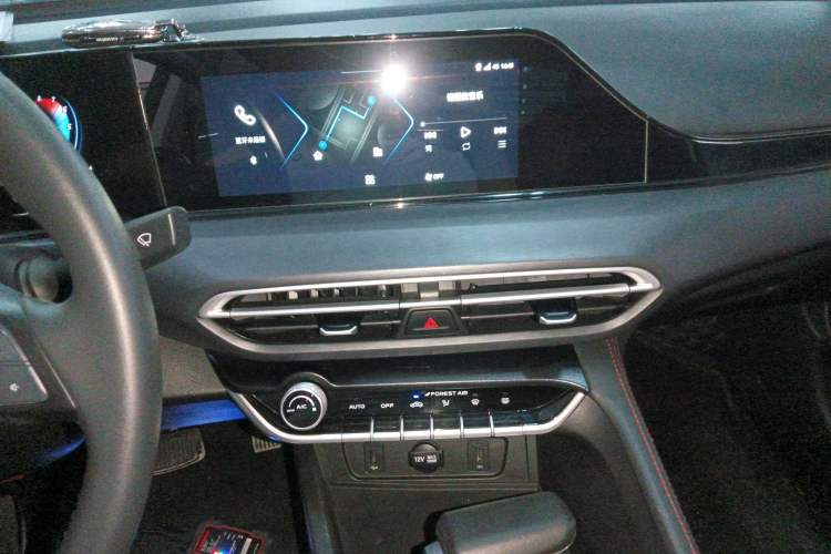 Used CHANGAN Eado 2021 PLUS Blue Whale NE 1.4T GDI DCT Prestige Model Audio And AC Panel